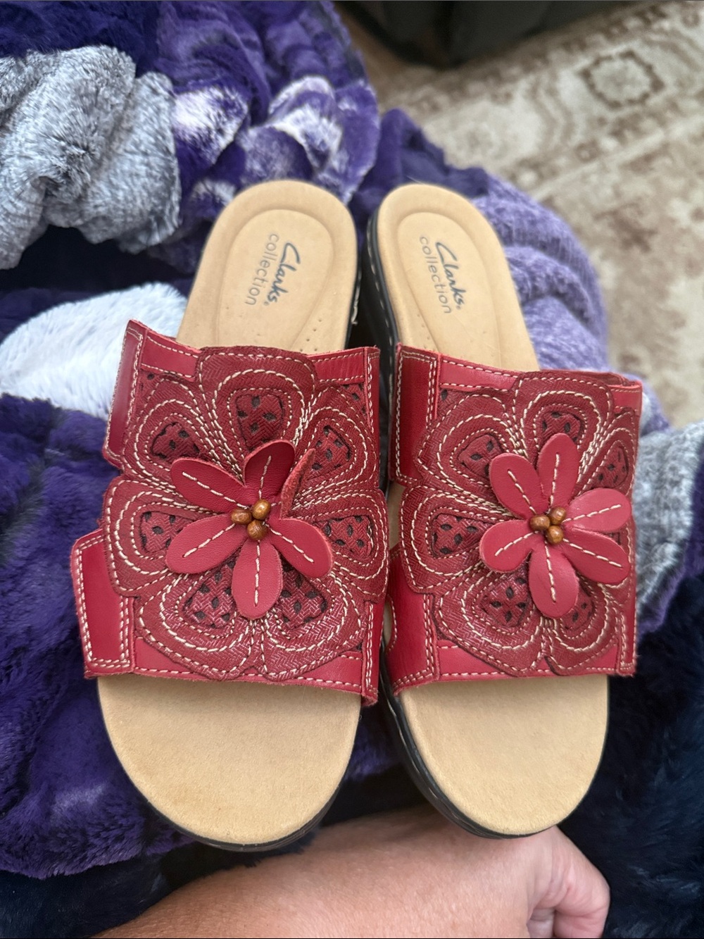 Clark’s sandals Women's Red Floral Slide Sandals